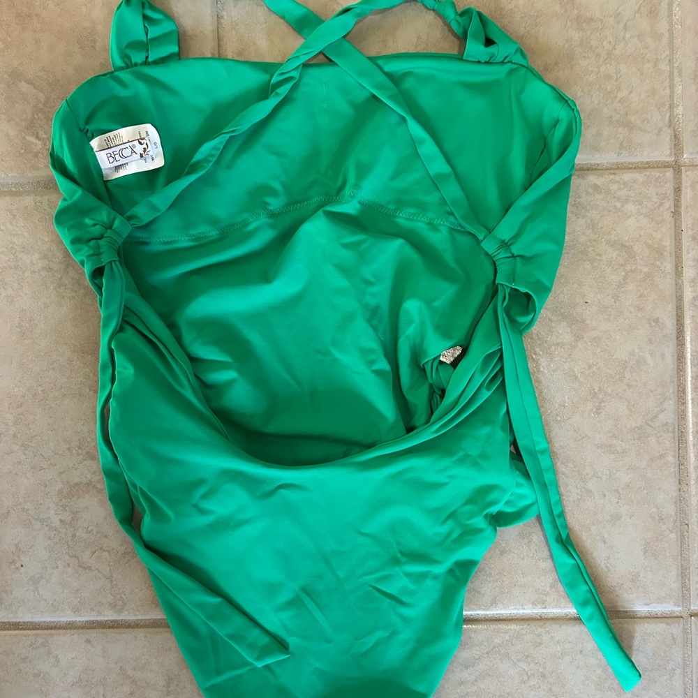 BECCA Swim Virtue Baja Mar Cutout One-Piece Swimsuit size L Verde Green - Picture 6 of 6